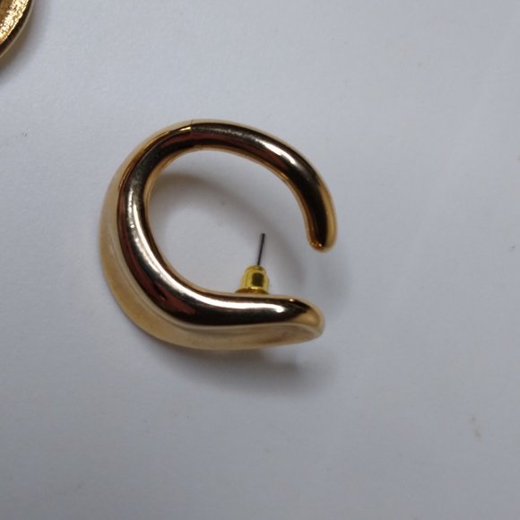 Vintage Heavy Metal U Shaped Stud Earrings - Picture 13 of 15